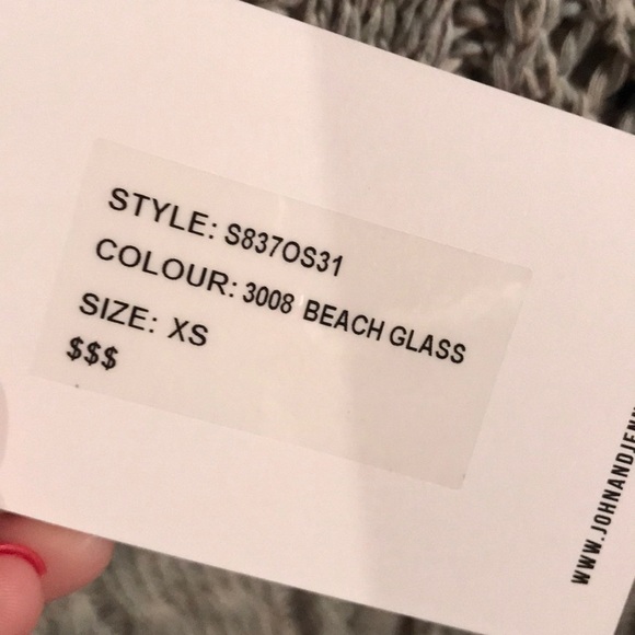 NWT John and Jenn cableknit sweater - Picture 3 of 6